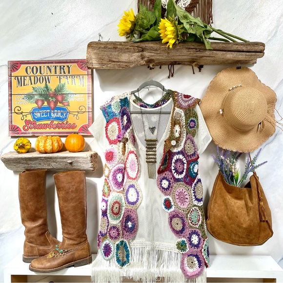 ARTISAN handcrafted crocheted vest - Picture 8 of 15